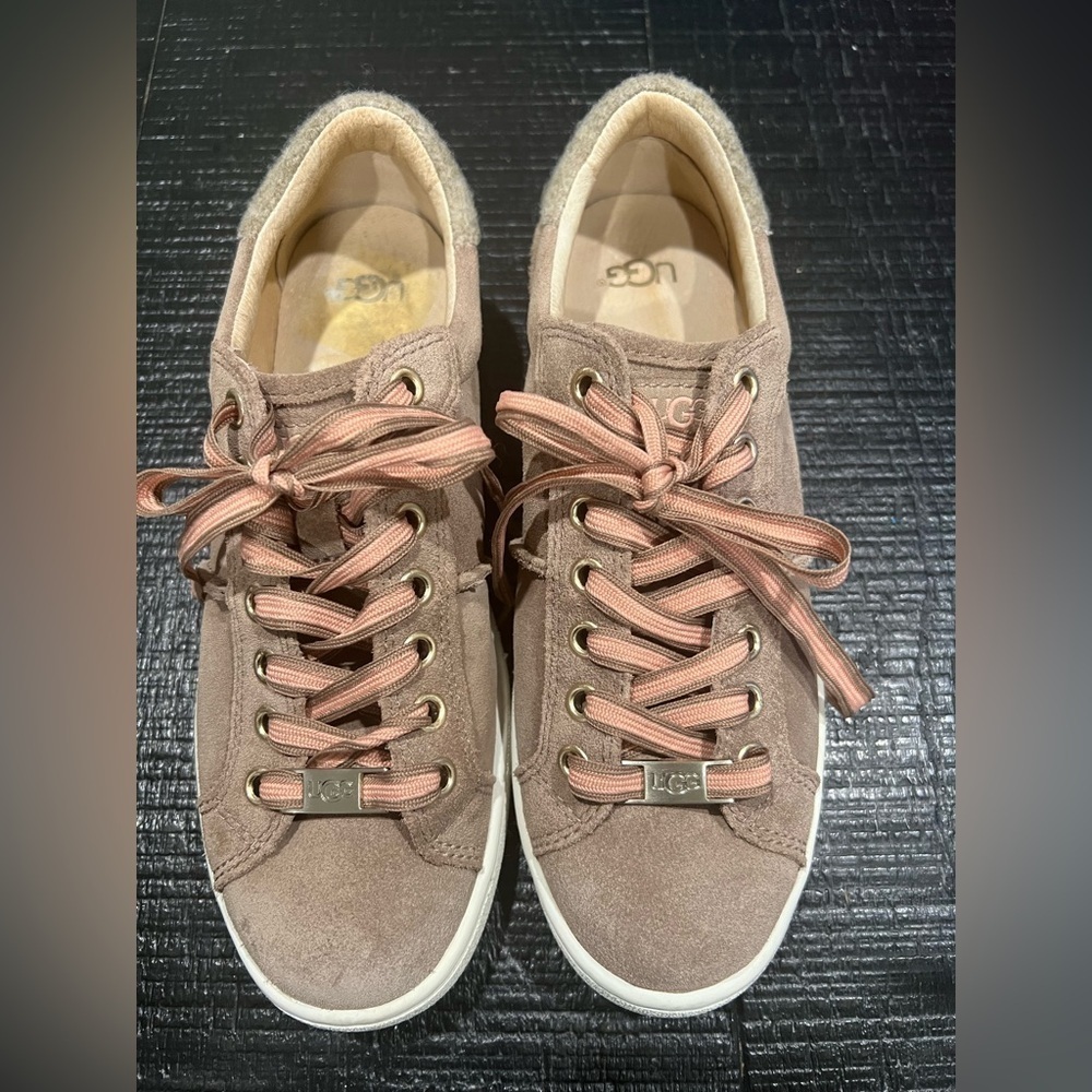 UGG Milo Leather Suede Low Top Fashion Sneaker Women's (Size 7) - Picture 6 of 10